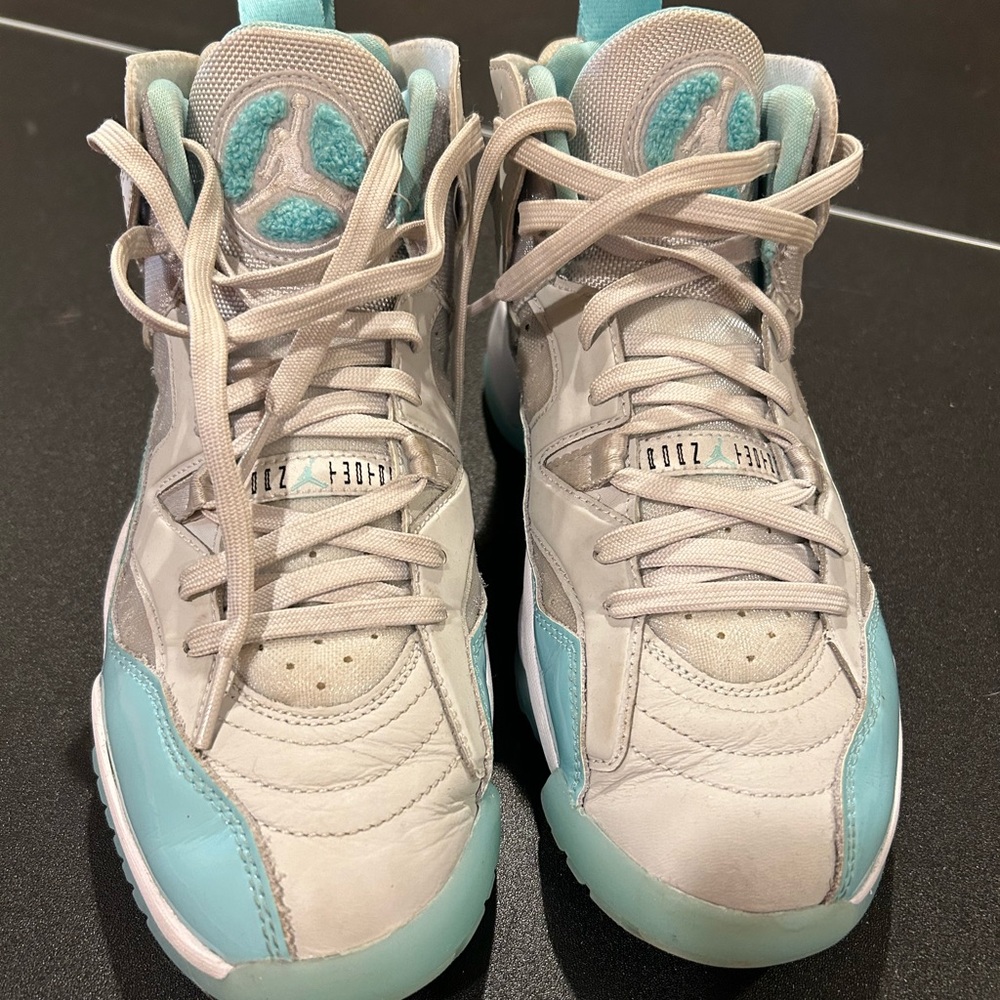 Women’s Nike Basketball Sneakers size 9